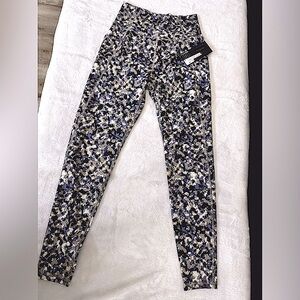 Kinesis (Dillards) leggings, size small